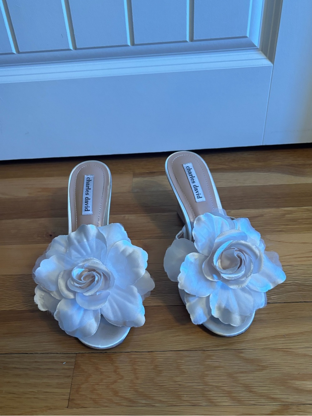 Charles David White Floral Appliqué Bridal Heels